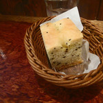 トラットリア イル レガーロ - ぱん（おかわり可）
