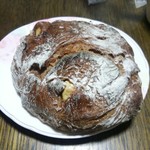 パン工房 ブランジェリーケン - 栗粉のカンパーニュ