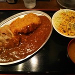 昭和食堂 - あいもりチキンカツカレーwithキヤベツサラダ