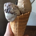 牛小屋のアイス - ２種盛り混ぜ混ぜアイス