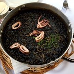 Les Quinze Nits - これが噂のイカ墨パエリア！