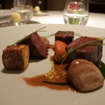レ セゾン - 和牛サーロインとインカのめざめの熟成コンテチーズ風味　野菜のローストとビーフのジュ（＋¥3,000）