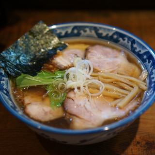 めん処 樹 - 料理写真:醤油チャーシュー麺