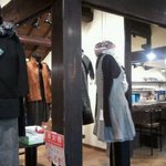 煎売喫茶 治郎兵衛 - おしゃれな服が