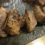 まぐろ小屋 別邸 - 希少部位あご肉780円・・・炙りUP