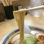 煮干鰮らーめん 圓 - 麺リフト