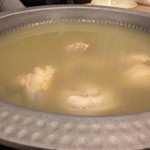 水炊き・もつ鍋・鳥料理　博多　華味鳥 - 