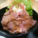 Yonezawa kohakudou yamagataken kankoubussan kaikan - ローストビーフ丼(980円) アップ