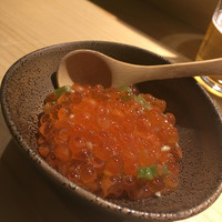 SUSHI TOKYO TEN、 新宿ニュウマン店 - いくらの小丼