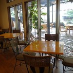 ベーカリー＆テーブル 東府や 足湯カフェ - （2016/9月）店内席