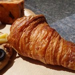 ベーカリー＆テーブル 東府や 足湯カフェ - （2016/9月）「クロワッサン」