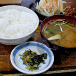 シラカバ - ご飯と味噌汁と漬物