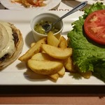 レストラン ニックス - ジョンソンバーガー チーズトッピング