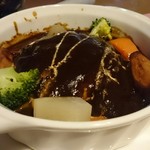 レストラン ニックス - 看板メニューのひとつ・煮込みハンバーグ