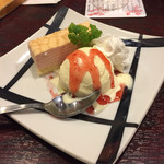 Kaisen Izakaya Hananomai - ミルクレープとアイスのいちごソース