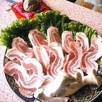 Monjazu - とうもろこしとパンで育てた　むつみ豚　！　おどろきの美味しさです！