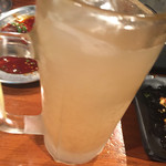 元祖台湾もつ鍋仁 - 黄桃サワー