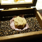 イレテテュヌフワ - 2016.10 トリュフとキノコのケーキ