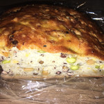 ル パン ドゥ ジョエル・ロブション 渋谷ヒカリエShinQs店 - ４種豆のフォカッチャ♪