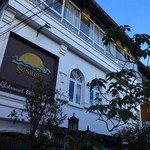 Sunrise Restaurant - 店の外観