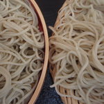 三たて蕎麦 やじま - 左が十割。右が二八。色・太さの違いが写真で分かるかな？。