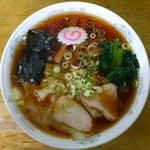 手打中華たきざわ - ワンタン麺醤油大盛