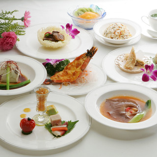 [Includes all-you-can-drink] A variety of banquet courses to enjoy with all five senses, starting from 4,000 yen