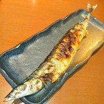 おいしい魚を食べさせる店 魚可津 - 秋の味覚 新秋刀魚 塩焼き♥
>゜)))彡〰～～♥