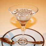 レストランひらまつ 広尾 - シェリー酒とトリュフ風味のゼリー　カリフラワーの軽いスープ仕立て