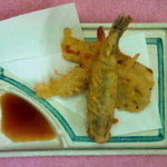 鶏料理 満腹鳥夫 - 天ぷら盛り合わせ