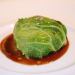 レストランひらまつ 広尾 - フォアグラのキャベツ包み　トリュフのジューソース