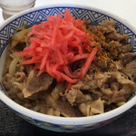 吉野家 - 牛丼 並 380円 → ソフトバンクの企画で無料 (紅生姜と七味唐辛子は自分でトッピング)