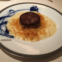 アピシウス - 和牛ロースのビトーク、エシャロットとマスタードのクリームソース、カリジャガとリオブール