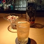 Jakku Su - Eagle Rareと言うBourbon WhiskeyでLemon Peelで香りつけしたHighball。