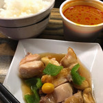 和フレンチバル村塾 - 鶏もも肉の旨辛煮…ほんま、ご飯がススム君です。困ります。