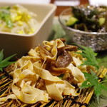 蓮香 - 押し豆腐ととりもも茸の香り和え