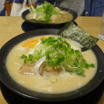 ◯平ラーメン - 鶏カルボナーラそば