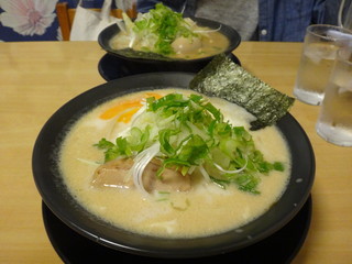 ◯平ラーメン - 鶏カルボナーラそば