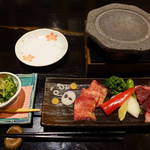 馬肉料理  馬勝蔵 - 阿蘇溶岩焼き
      くまモンいます！