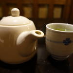 馬肉料理  馬勝蔵 - 仕上げの緑茶