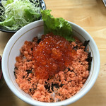 みね家 - いくら・鮭親子丼