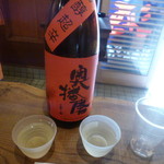 Nihonshu Unagidani - 日本酒（奥藩磨　純米吟醸赤ラベル　芳醇超辛）