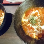 花鳥風月 - 「鶏肉とキノコのトマト煮込み」が通しです