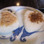 花野そば - 左：鶏そぼろ・右：ちりめん山椒