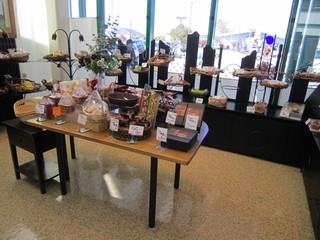 오카시도코로 하나오카 가루이자와점 - 袋もの焼き菓子コーナー H22.11