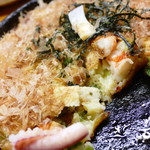 Isokairaku - 海鮮とろろ焼きの中は具だくさん♪