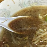 ラーメン二郎 - スープは非乳化