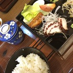 Akatankoriyouriya - 昼定食^_^
                      お代わり出来て¥500は安い！