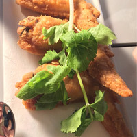 THE COSMOPOLITAN GRILL BAR TERRACE - チキンウィング