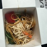 タイ式焼きそば メラ - 焼きそば（タマゴ麺のチリソース）